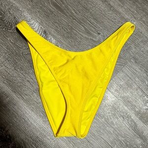 High waisted yellow bottoms